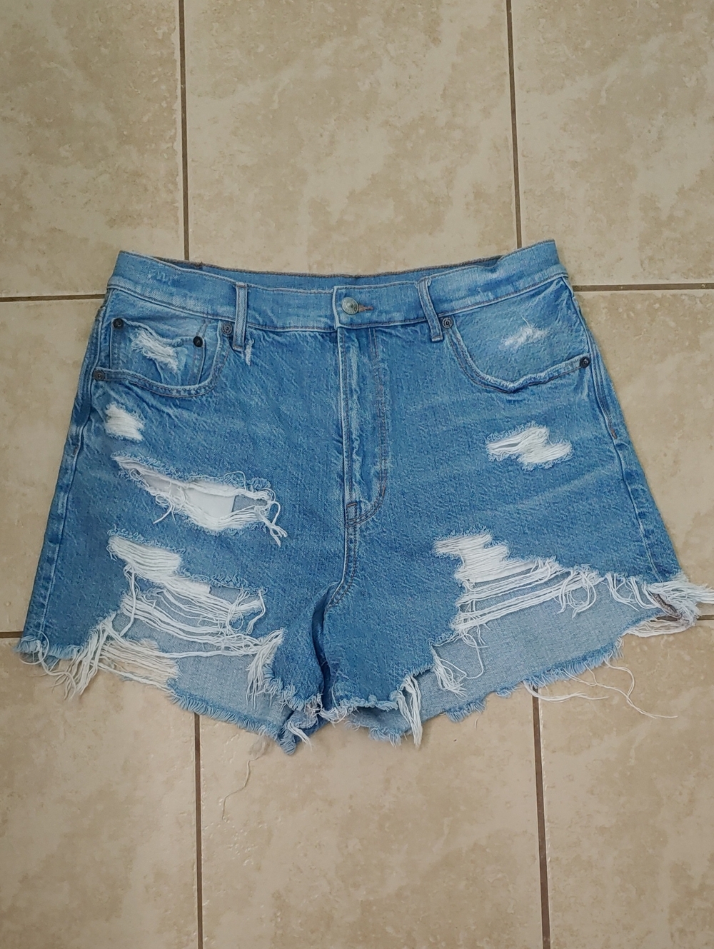 American Eagle Shorts Women's 14 High Rise Distressed 90s Boyfriend Denim